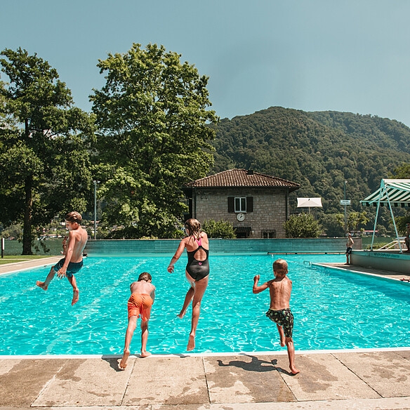 Familie Centro Magliaso Pool